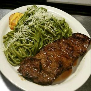 Tallarin al Pesto con Churrasco o Bistec